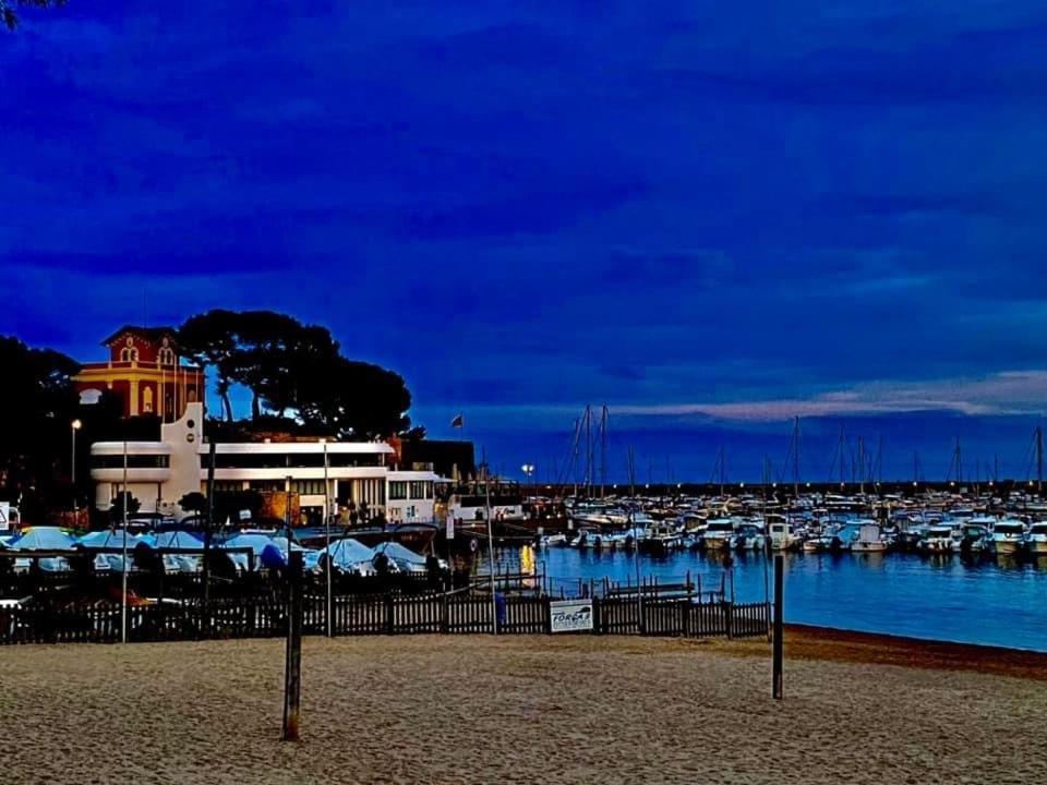 1Ra Linea Platja De Sant Feliu Apartment Сан Фелиу де Гиксолс Екстериор снимка